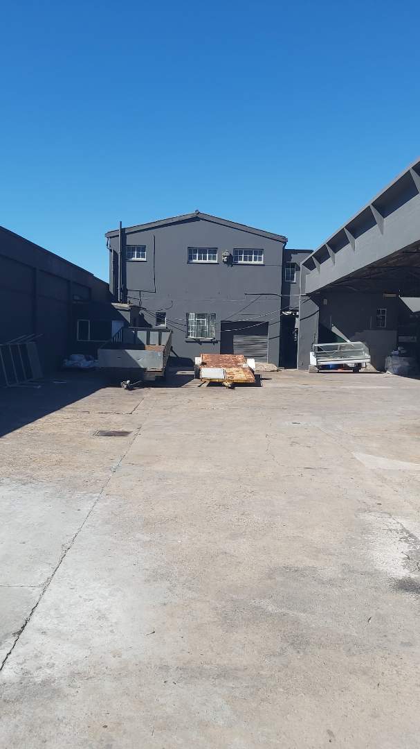 To Let Commercial Property for Rent in Holland Park Eastern Cape